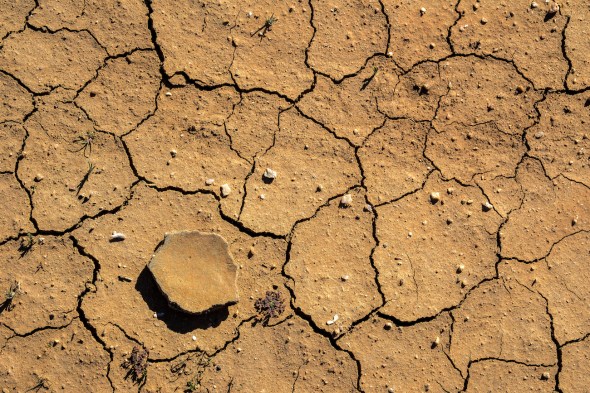 CRACKED EARTH …. PLATFORM MOUND-3054