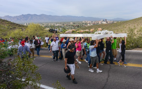 A MT GOODFRIDAY-CROSS CARRY-6248